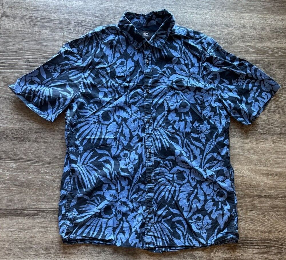 H&M Hawaiian Tropical Blue Floral Palm Tree Button Up Resort Vacation Size Large